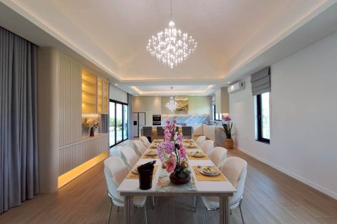 Chalet de 6 dormitorios en Hua Hin, Tailandia № 171997 - foto 4
