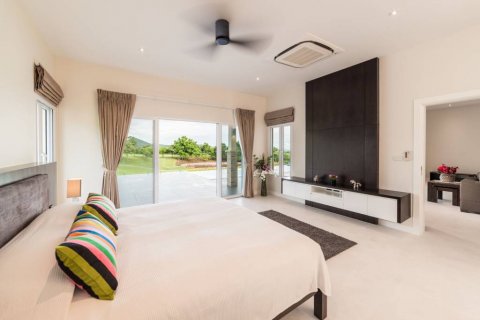 Chalet de 3 dormitorios en Hua Hin, Tailandia № 114009 - foto 9