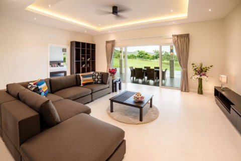 Chalet de 3 dormitorios en Hua Hin, Tailandia № 114009 - foto 6