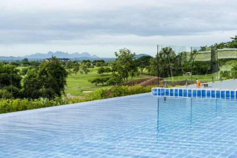 Chalet de 3 dormitorios en Hua Hin, Tailandia № 114009 - foto 5