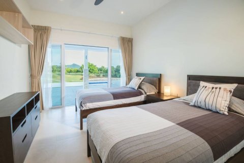 Chalet de 3 dormitorios en Hua Hin, Tailandia № 114009 - foto 10