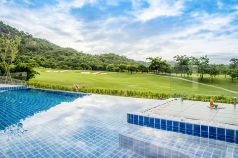 Chalet de 4 dormitorios en Hua Hin, Tailandia № 114010 - foto 4