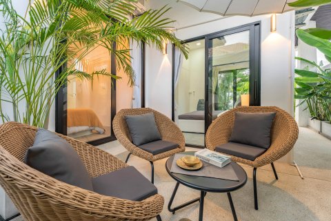 Chalet de 5 dormitorios en Pattaya, Tailandia № 134758 - foto 11