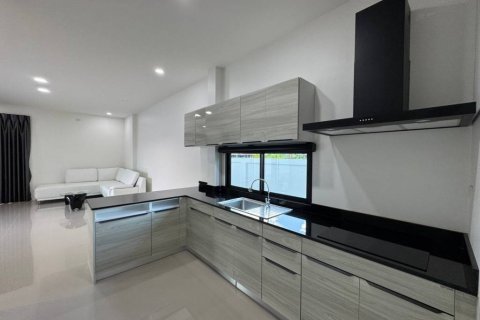 Chalet de 3 dormitorios en Cha-am, Tailandia № 115311 - foto 10