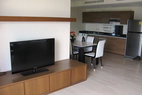 Condo in Bangkok, Thailand, 3 bedrooms  № 115318 - photo 3