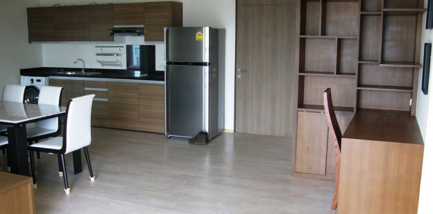 Condo in Bangkok, Thailand, 3 bedrooms  № 115318