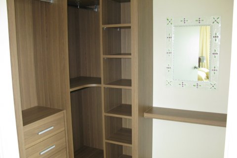 Condo in Bangkok, Thailand, 3 bedrooms  № 115318 - photo 7