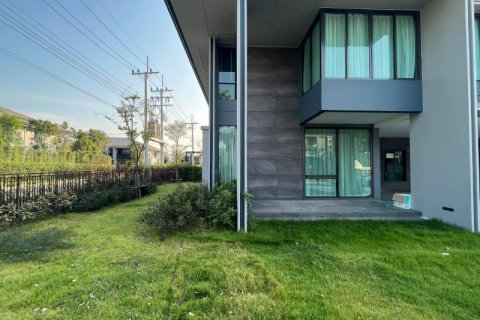 Casa de 4 dormitorios en Bangkok, Tailandia № 65476 - foto 3