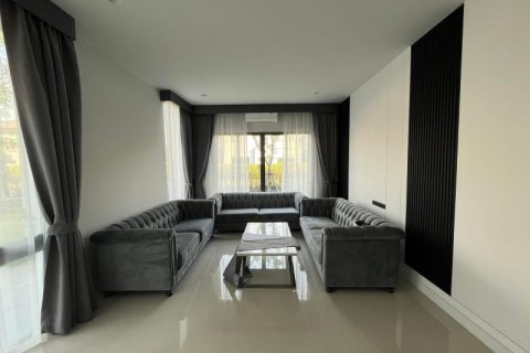 Casa de 4 dormitorios en Bangkok, Tailandia № 65476 - foto 4