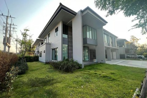 Casa de 4 dormitorios en Bangkok, Tailandia № 65476 - foto 2