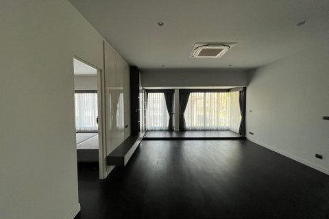 Casa de 4 dormitorios en Bangkok, Tailandia № 65476 - foto 5