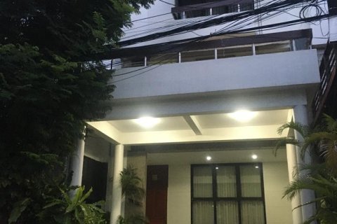Adosado de 4 dormitorios en Phra Khanong, Bangkok, Tailandia № 143559 - foto 14