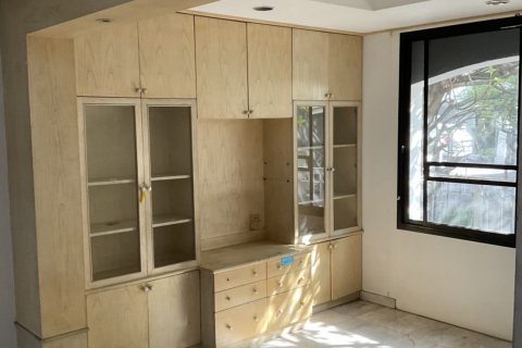 Townhouse in Bangkok, Thailand 5 bedrooms № 143556 - photo 3