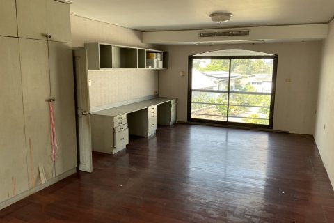 Townhouse in Bangkok, Thailand 5 bedrooms № 143556 - photo 6
