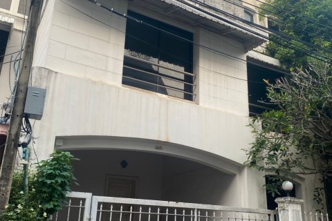 Reihenhaus in Bangkok, Thailand 5 Schlafzimmer № 143556