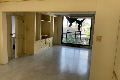 Townhouse in Bangkok, Thailand 5 bedrooms № 143556 - photo 5