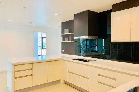 Condominio de 4 dormitorios en Bangkok, Tailandia № 143560 - foto 8