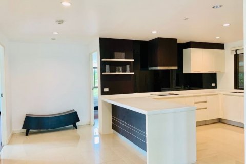 Condominio de 4 dormitorios en Bangkok, Tailandia № 143560 - foto 2