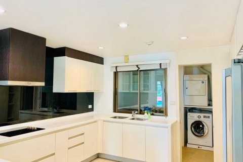 Condominio de 4 dormitorios en Bangkok, Tailandia № 143560 - foto 7