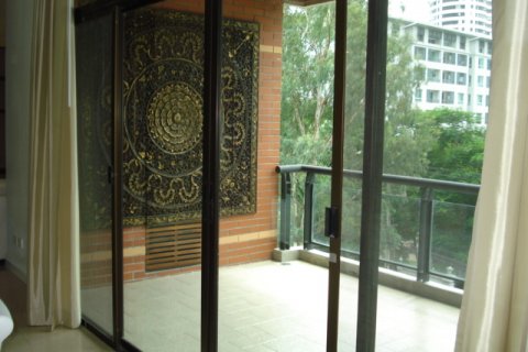 Condominio de 4 dormitorios en Bangkok, Tailandia № 143560 - foto 12