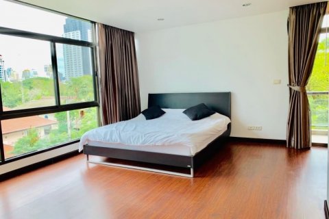 Condominio de 4 dormitorios en Bangkok, Tailandia № 143560 - foto 3