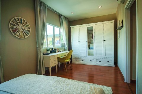 Casa de 4 dormitorios en Bang Lamung, Tailandia № 205373 - foto 12