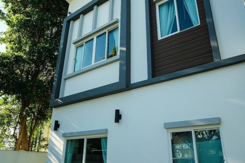 Casa de 4 dormitorios en Bang Lamung, Tailandia № 205373 - foto 18