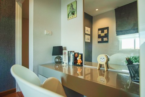 Casa de 4 dormitorios en Bang Lamung, Tailandia № 205373 - foto 16