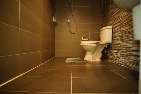 Casa de 4 dormitorios en Bang Lamung, Tailandia № 205373 - foto 11