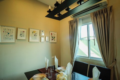 Casa de 4 dormitorios en Bang Lamung, Tailandia № 205373 - foto 15
