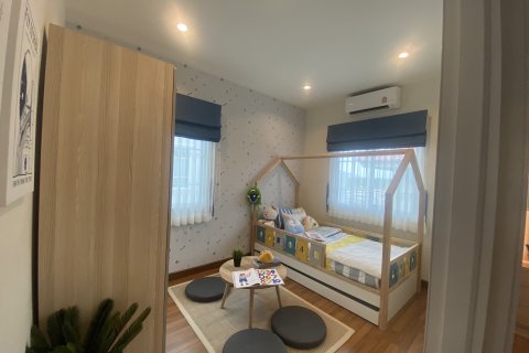 Casa de 4 dormitorios en Pattaya, Tailandia № 205374 - foto 5