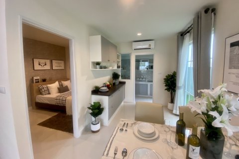 Casa de 4 dormitorios en Pattaya, Tailandia № 205375 - foto 18