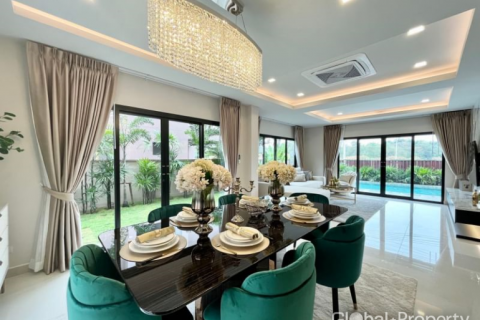 Casa de 5 dormitorios en Pattaya, Tailandia № 54438 - foto 5