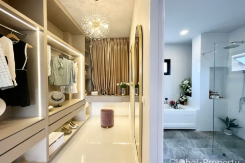 Casa de 5 dormitorios en Pattaya, Tailandia № 54438 - foto 9