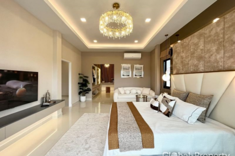 Casa de 5 dormitorios en Pattaya, Tailandia № 54438 - foto 8