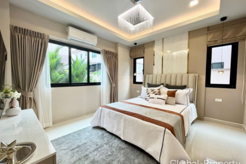 Casa de 5 dormitorios en Pattaya, Tailandia № 54438 - foto 7