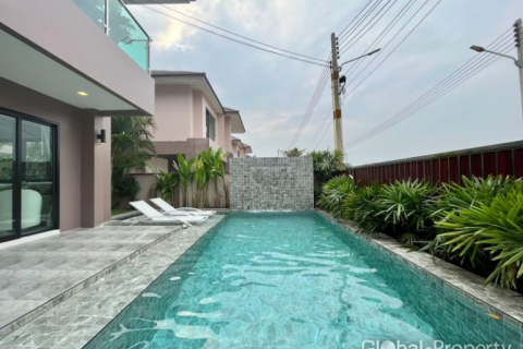 Casa de 5 dormitorios en Pattaya, Tailandia № 54438 - foto 4