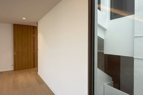 Reihenhaus in Phra Khanong, Bangkok, Thailand 5 Schlafzimmer № 175561 - Foto 14