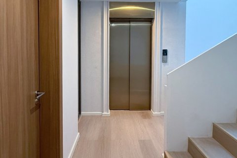 Reihenhaus in Phra Khanong, Bangkok, Thailand 5 Schlafzimmer № 175561 - Foto 12