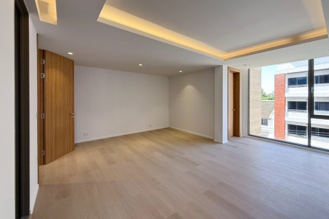 Reihenhaus in Phra Khanong, Bangkok, Thailand 5 Schlafzimmer № 175561 - Foto 8