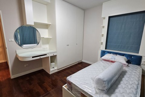 Haus in Bangkok, Thailand 4 Schlafzimmer № 201138 - Foto 2