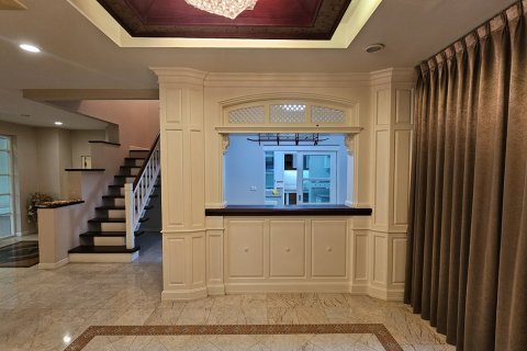 Haus in Bangkok, Thailand 4 Schlafzimmer № 201138 - Foto 9