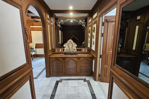 Кондоминиум с 3 спальнями в Ваттхане, Бангкок, Таиланд № 201135 - фото 2