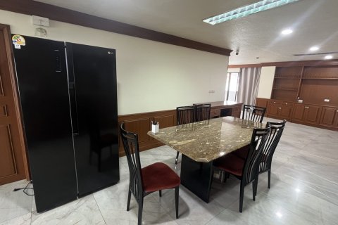 Eigentumswohnung in Watthana, Bangkok, Thailand, 3 Schlafzimmer  № 201140 - Foto 13
