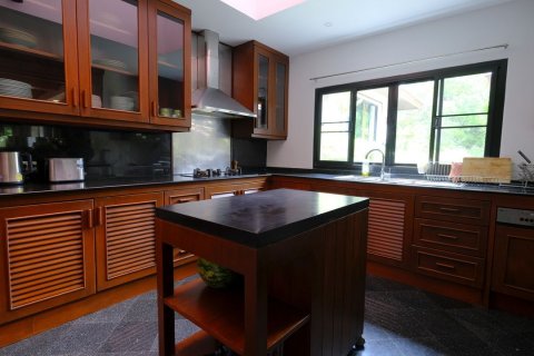 Chalet de 5 dormitorios en Phuket, Tailandia № 140702 - foto 17