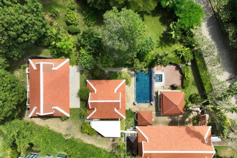 Chalet de 5 dormitorios en Phuket, Tailandia № 140702 - foto 11