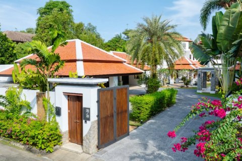 Casa de 6 dormitorios en Ko Kaeo, Tailandia № 180462 - foto 3