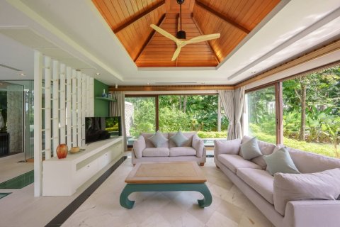 Casa de 6 dormitorios en Ko Kaeo, Tailandia № 180462 - foto 15