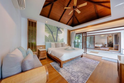 Casa de 6 dormitorios en Ko Kaeo, Tailandia № 180462 - foto 24