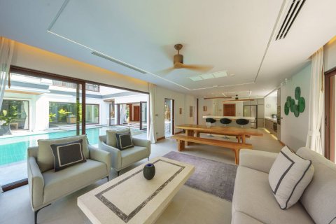 Casa de 6 dormitorios en Ko Kaeo, Tailandia № 180462 - foto 17